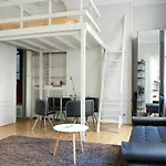 Victor Hugo - Studio - Paris 16
